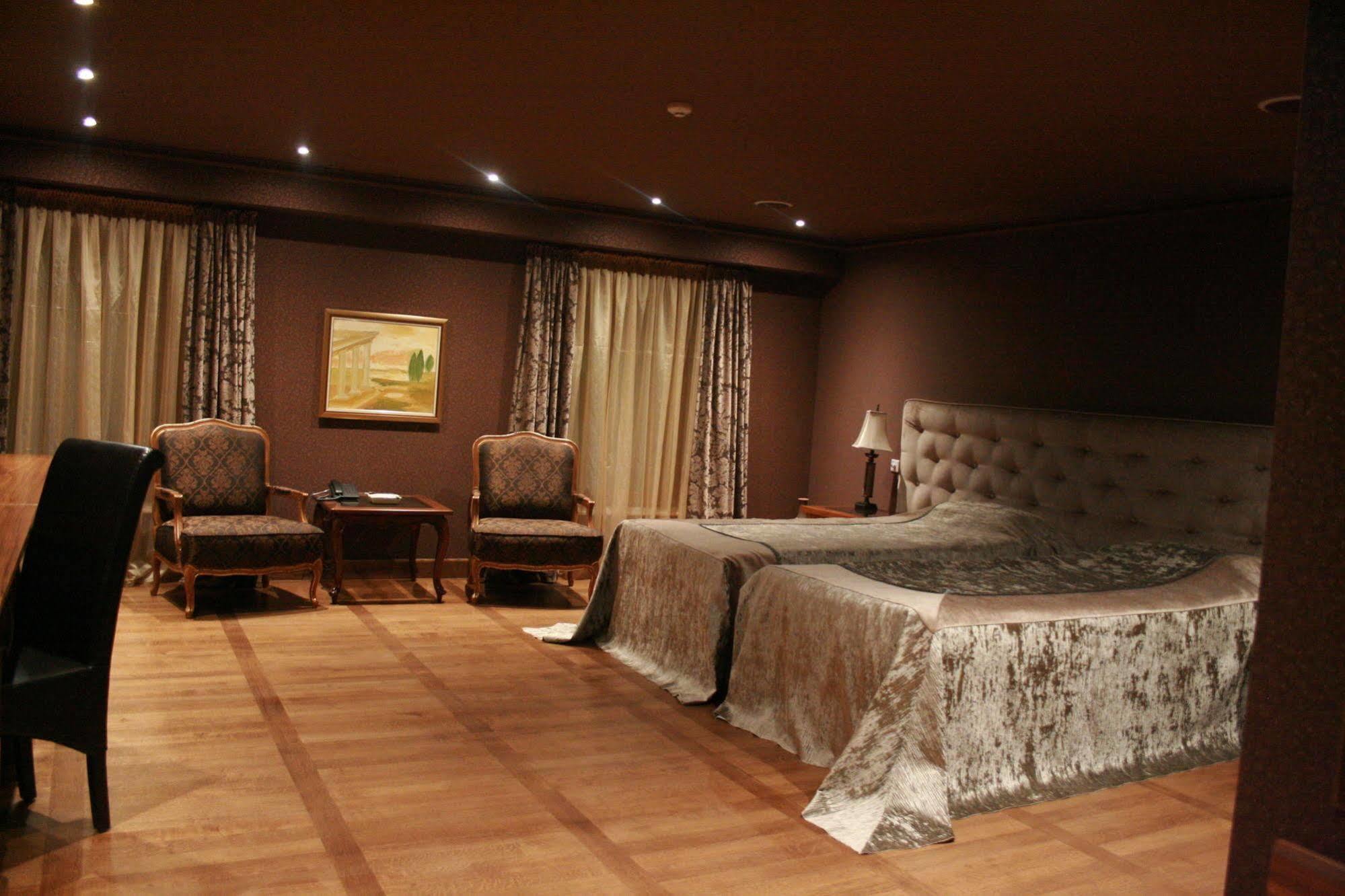 Ventura Boutique Hotel Varna ภายนอก รูปภาพ